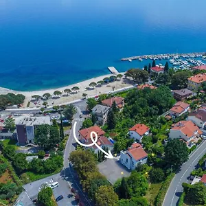 brand-new-apartments-villa-tereza-icici-100m-from-the-beach.primorje-gorskikotar.com/